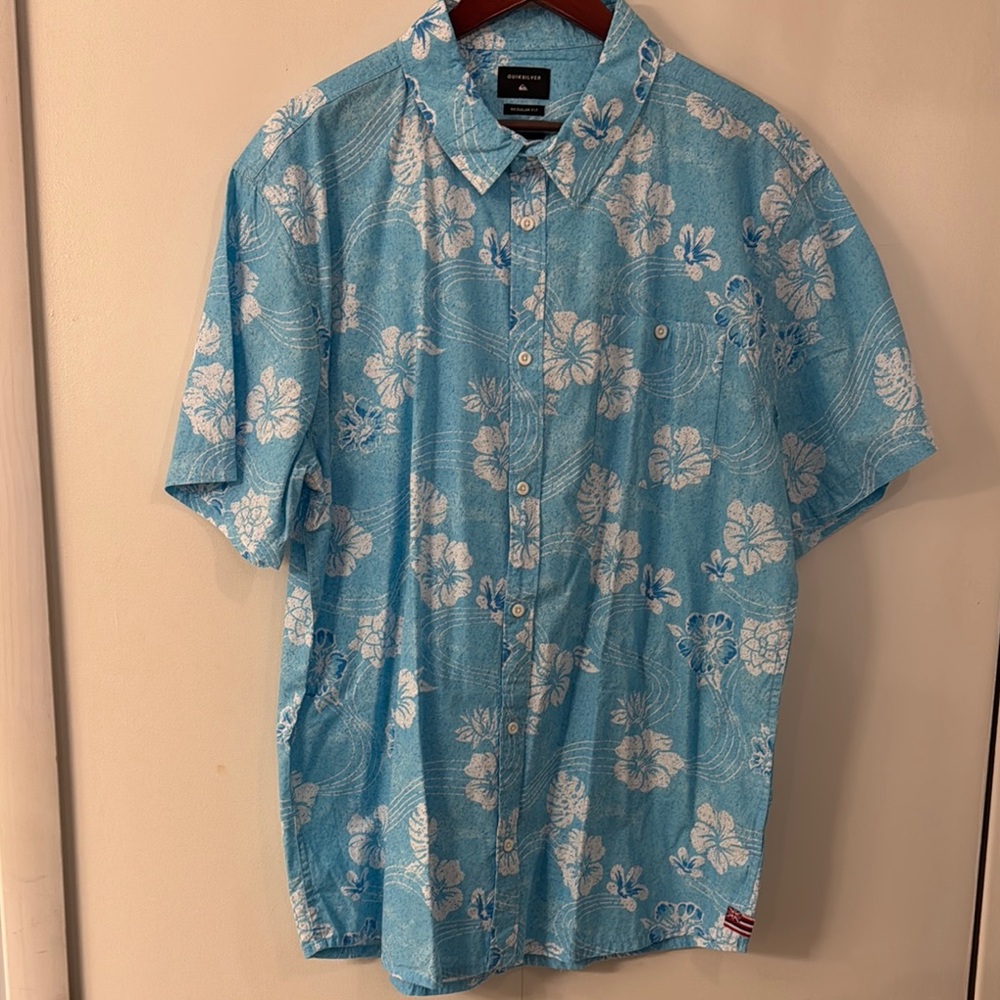 Quiksilver Blue and White Tropical Floral Casual Shirt